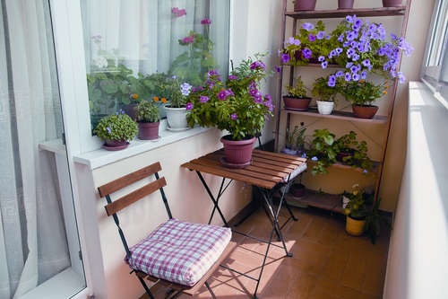 przemaluj balkon i wypoczywaj na nim z przyjemnością